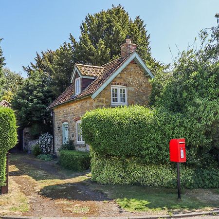 Old Blacksmiths Cottage Market Rasen Bagian luar foto
