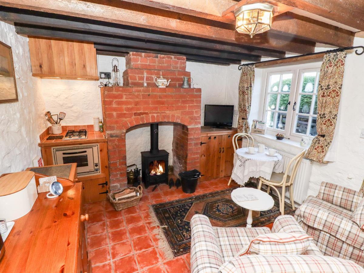 Old Blacksmiths Cottage Market Rasen Bagian luar foto